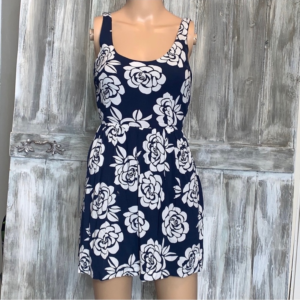 Abercrombie and Fitch mini navy blue dress 4 size